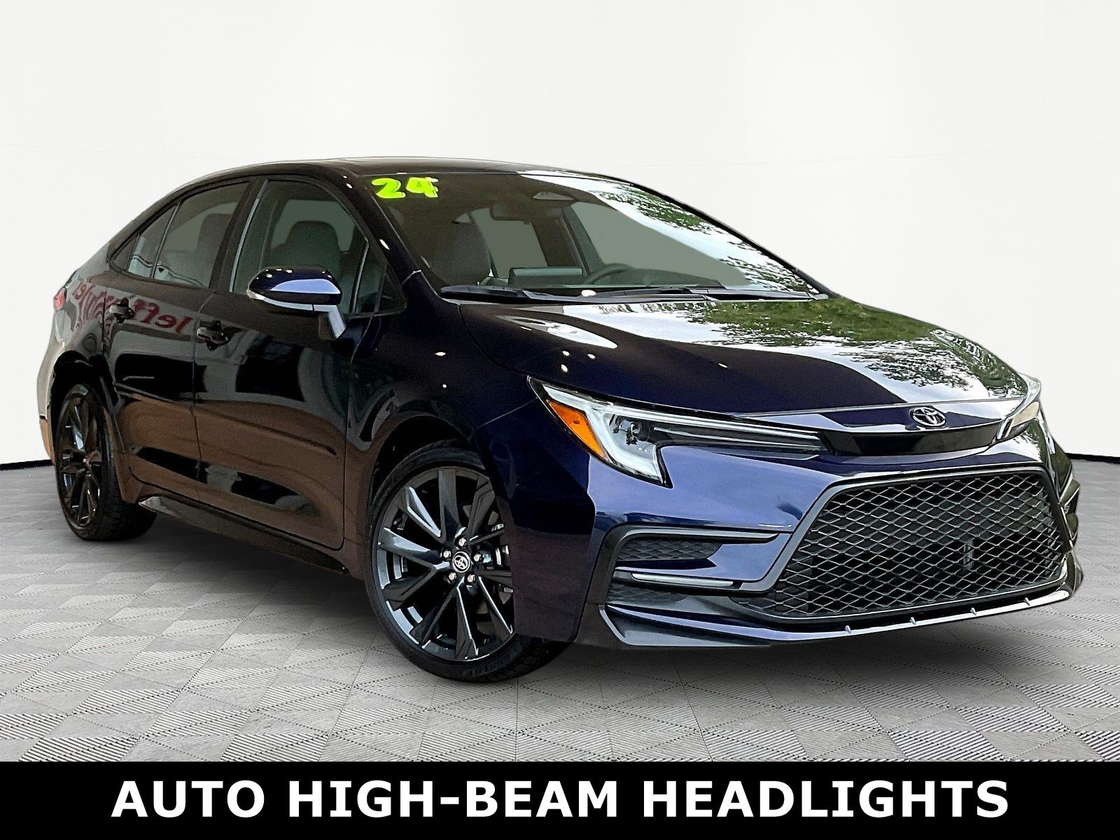 Certified 2024 Toyota Corolla SE w/ SE Premium Package FWD image 3