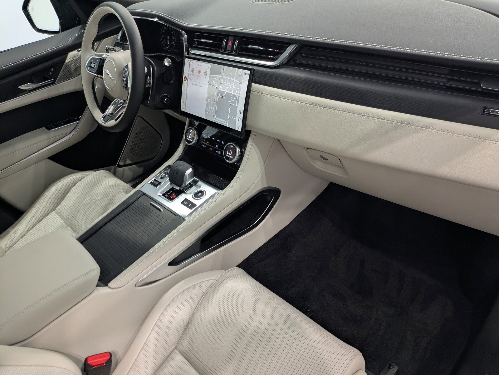 New 2026 Jaguar F-PACE R-Dynamic S image 26