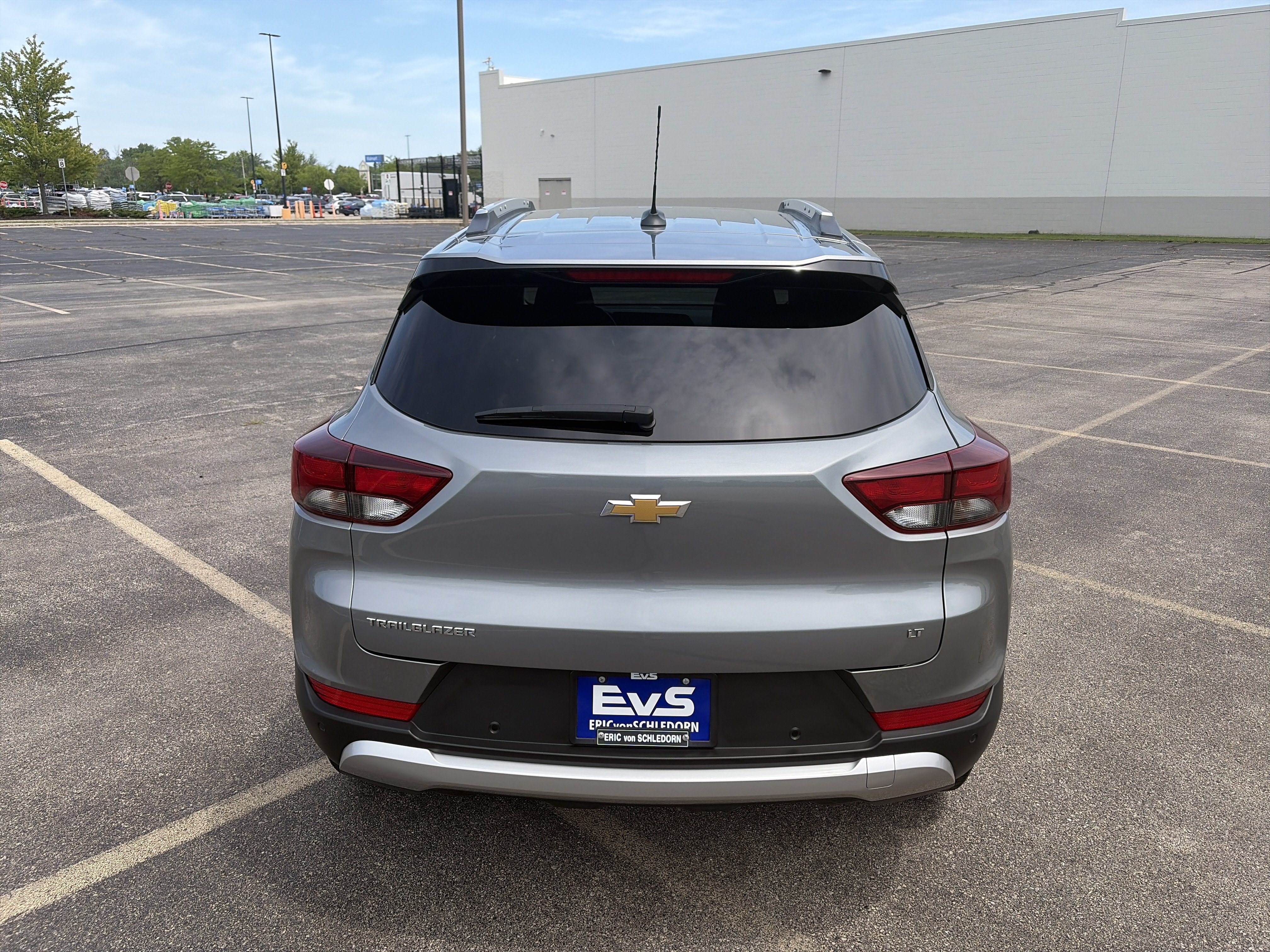 Used 2024 Chevrolet TrailBlazer LT w/ LT Cold Weather Package FWD image 5