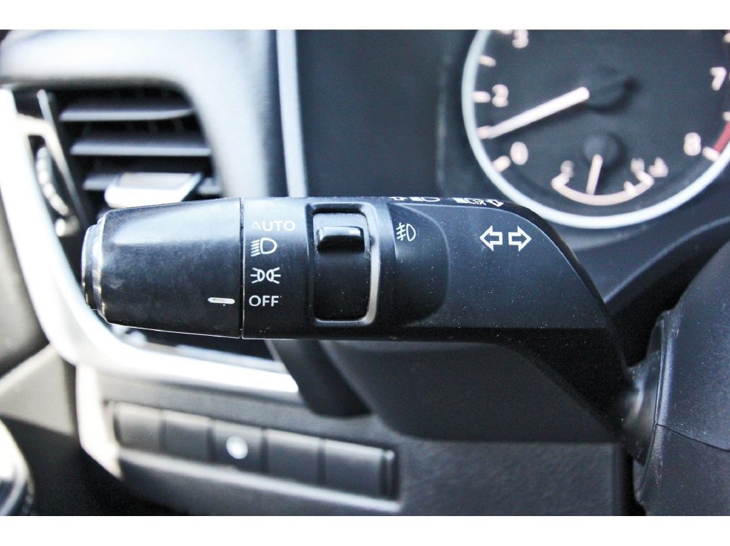Used 2022 Nissan Rogue SL FWD image 17