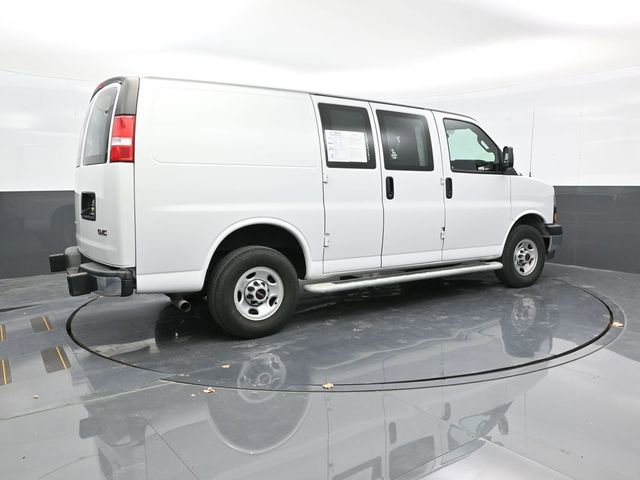Used 2024 GMC Savana 2500 w/ Driver Convenience Package image 7