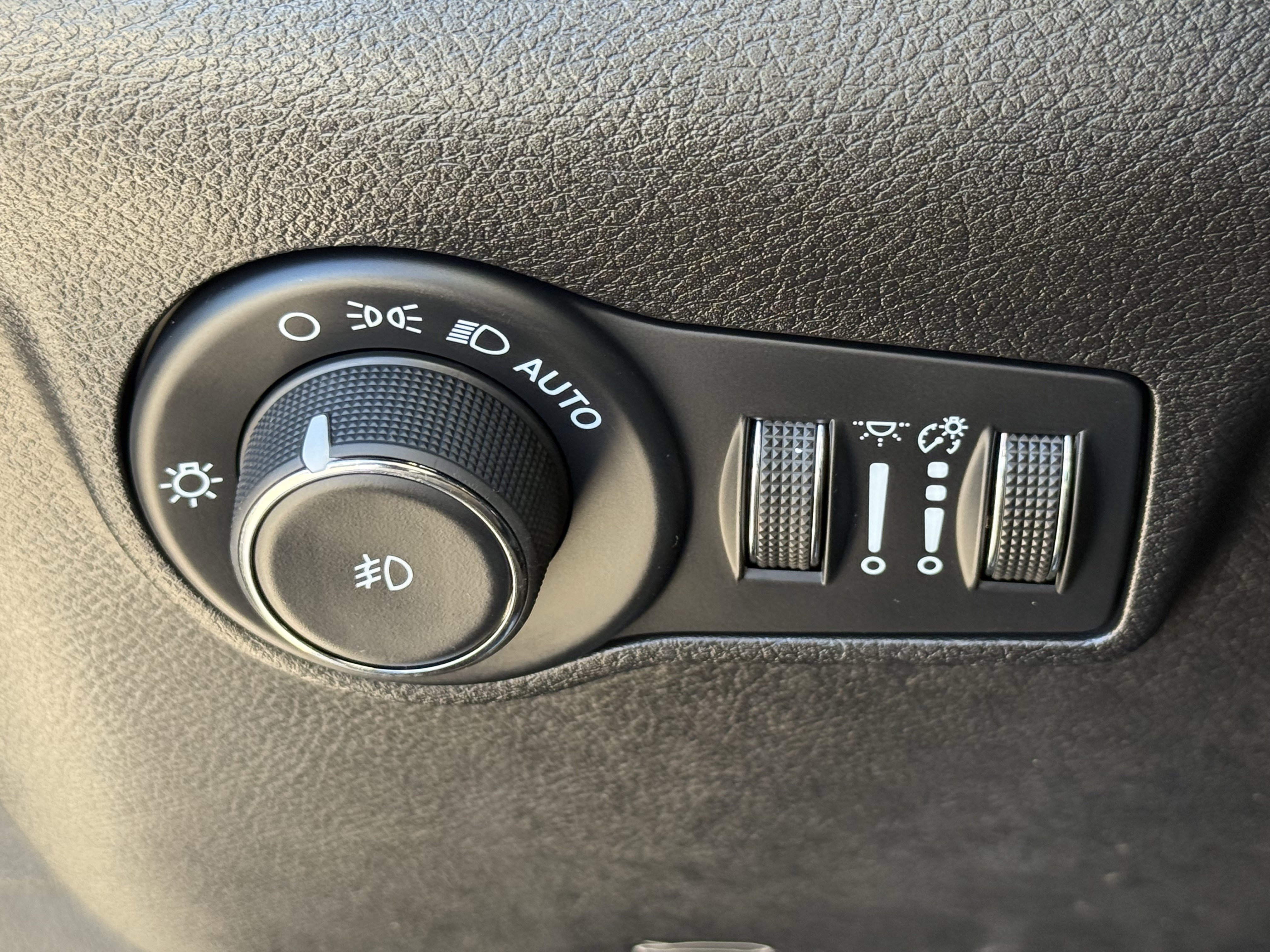 Used 2024 Jeep Compass Trailhawk AWD/4WD image 25