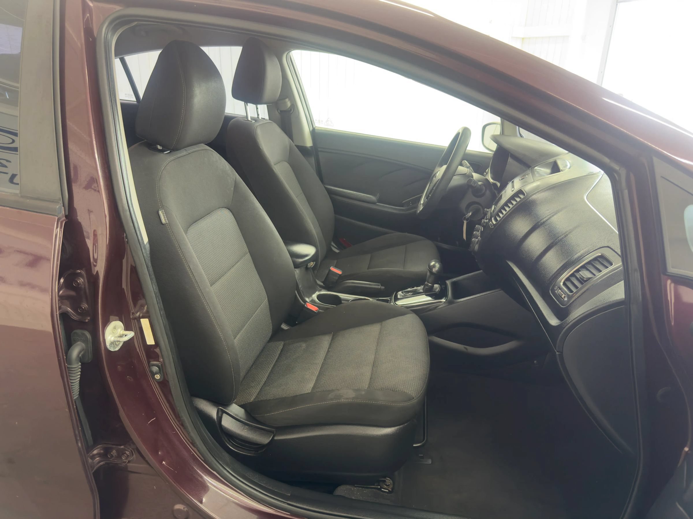 Used 2017 Kia Forte LX FWD image 10