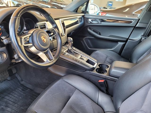 Used 2018 Porsche Macan AWD/4WD image 12