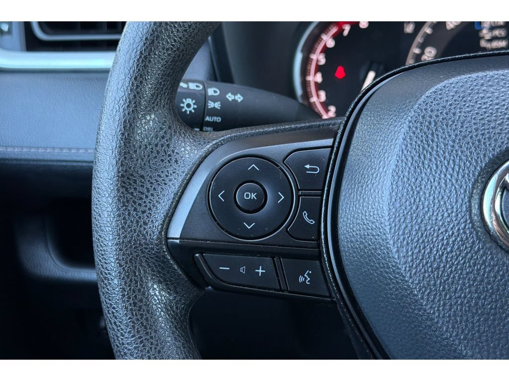 Used 2025 Toyota RAV4 XLE FWD image 26