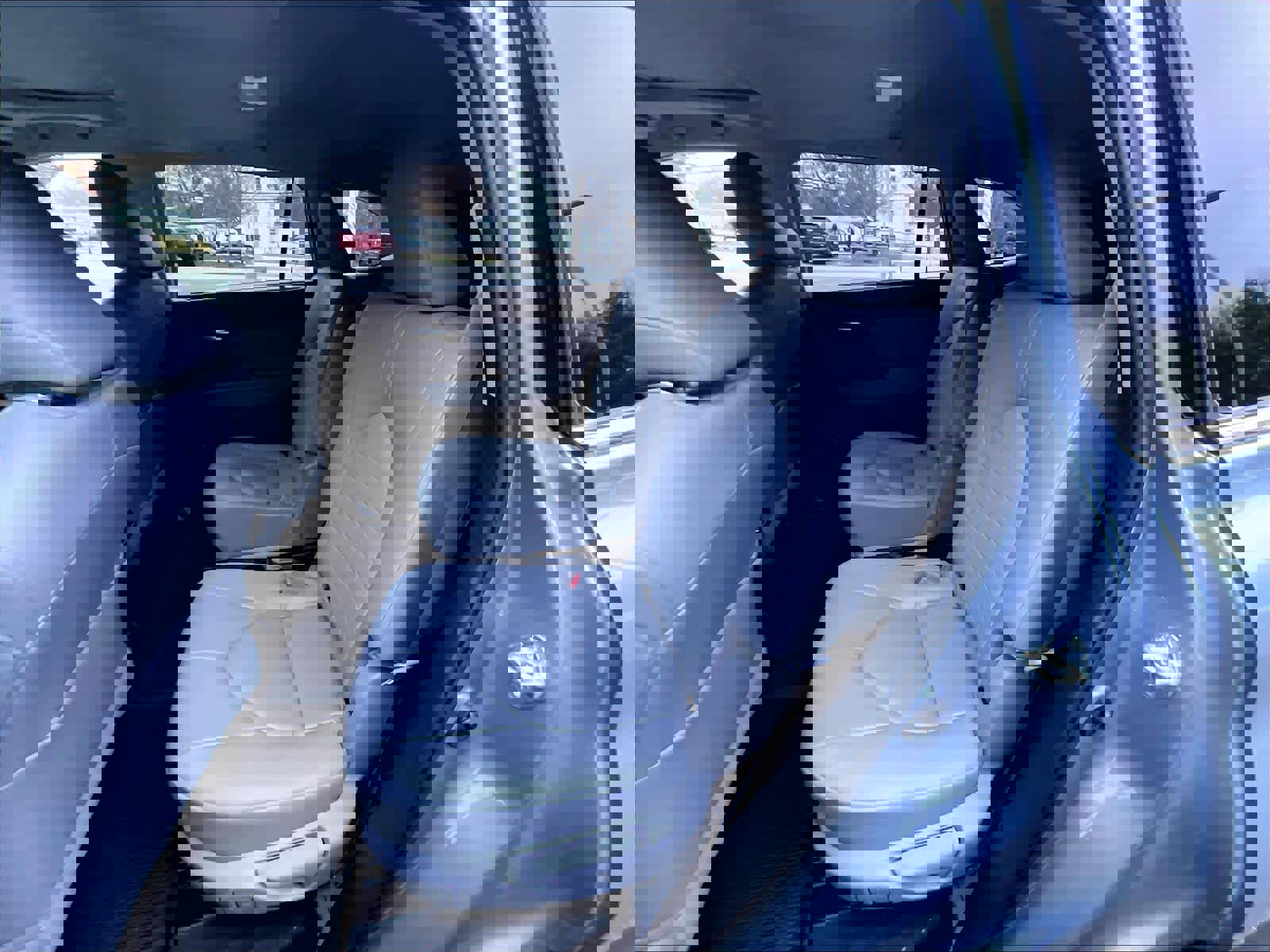 Used 2023 Toyota Highlander XLE image 15