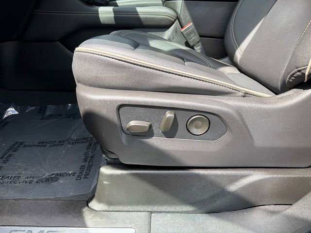 Used 2025 GMC Yukon Elevation image 19