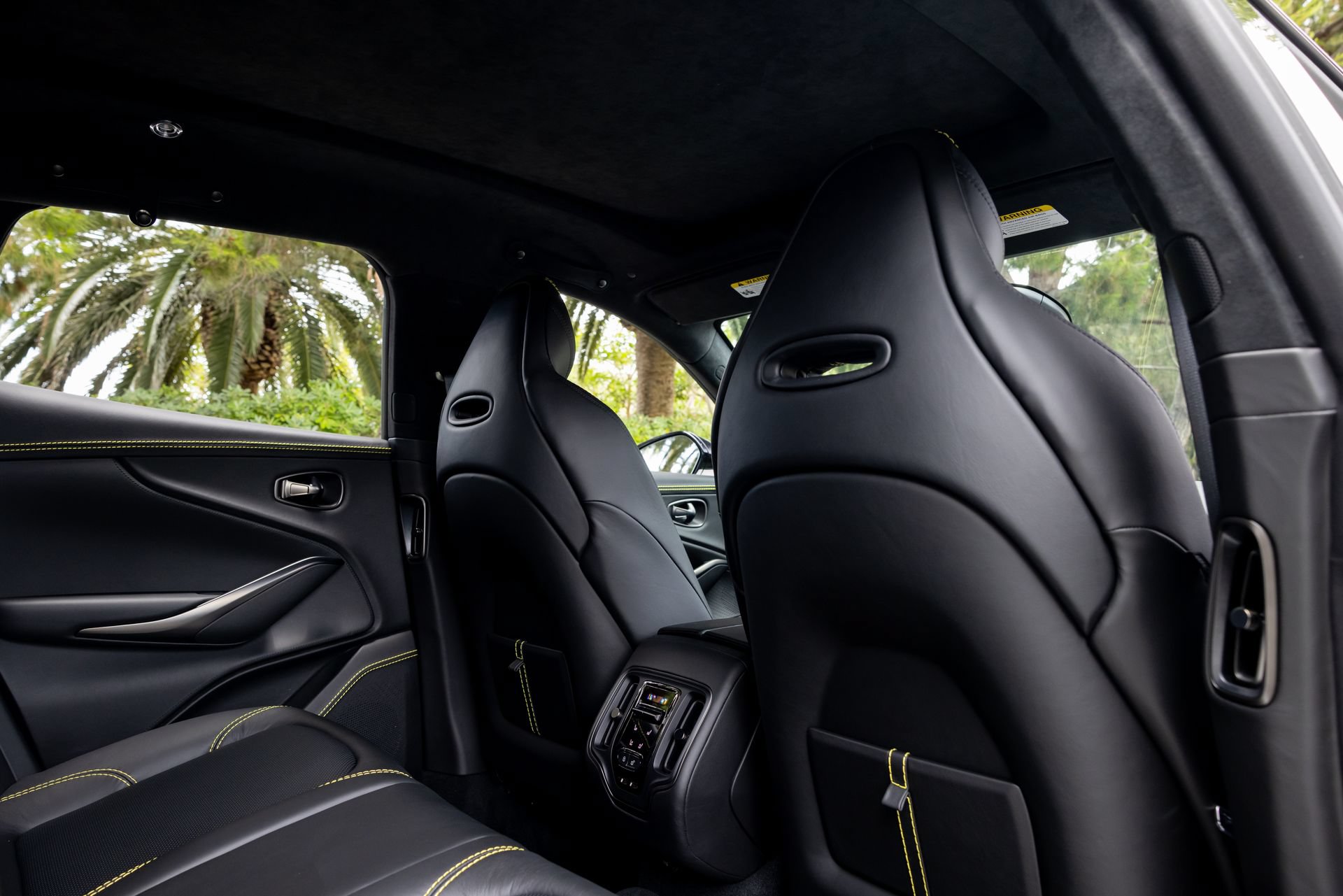 Used 2021 Aston Martin DBX AWD/4WD image 18