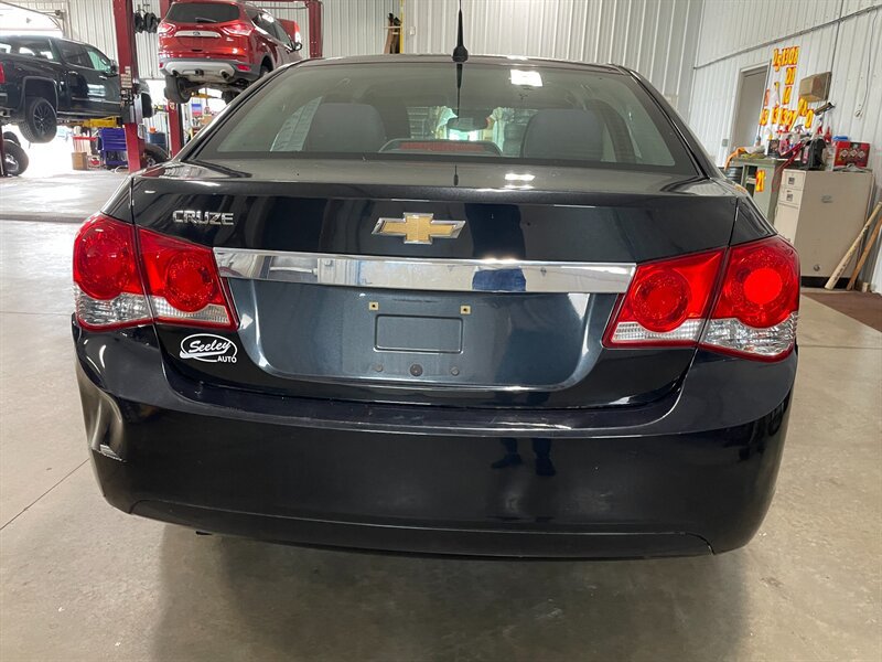 Used 2014 Chevrolet Cruze LS FWD image 22