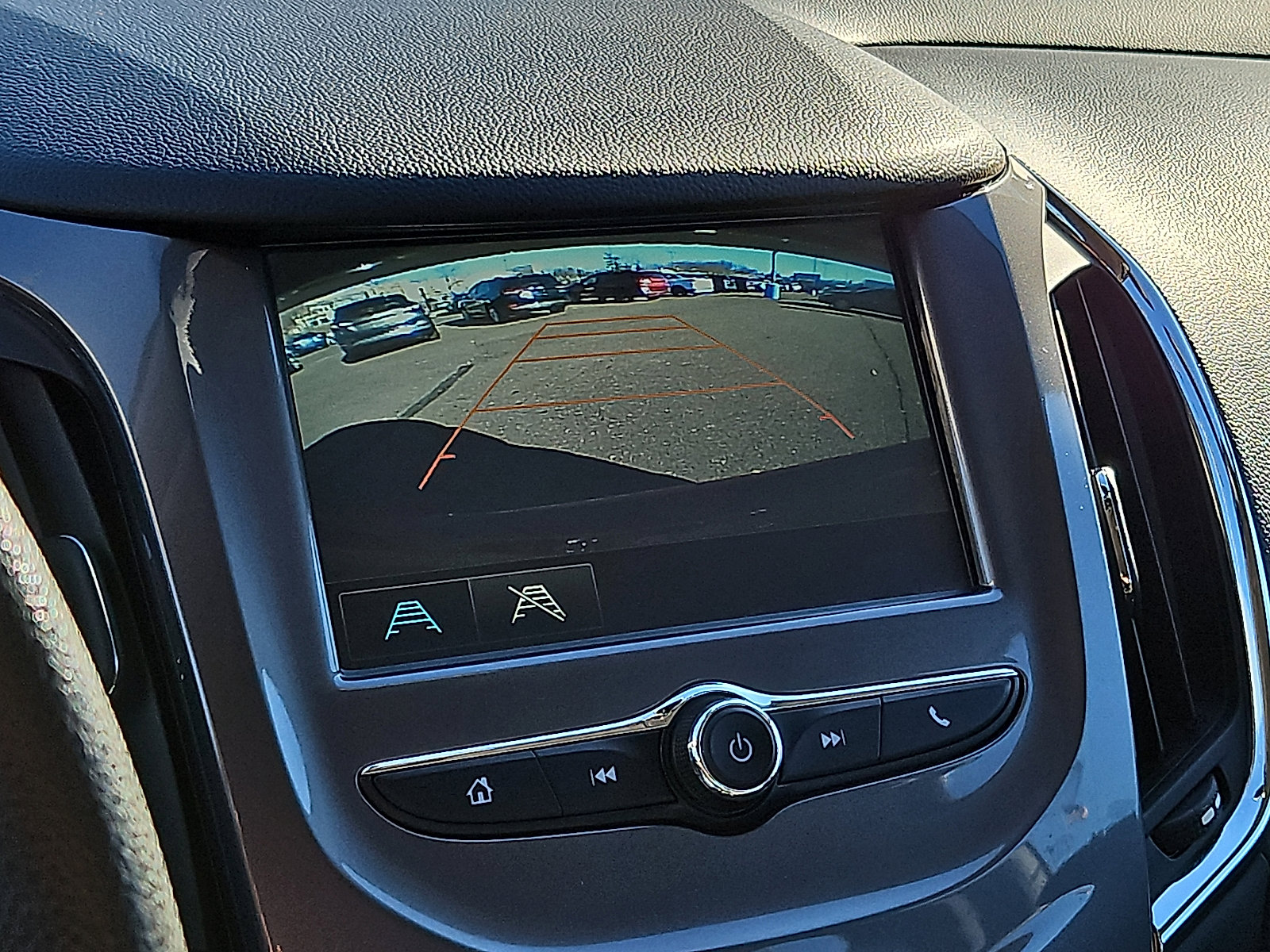 Used 2018 Chevrolet Cruze LT w/ Convenience Package image 17