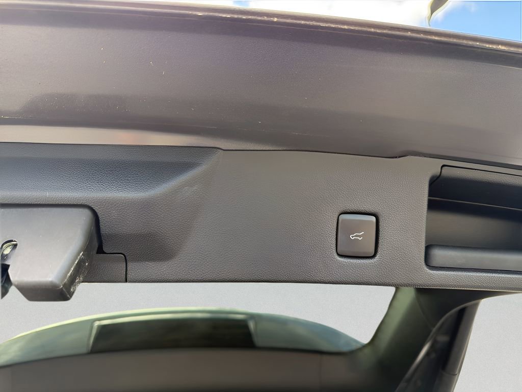 Used 2020 Ford Escape SE Sport FWD image 14