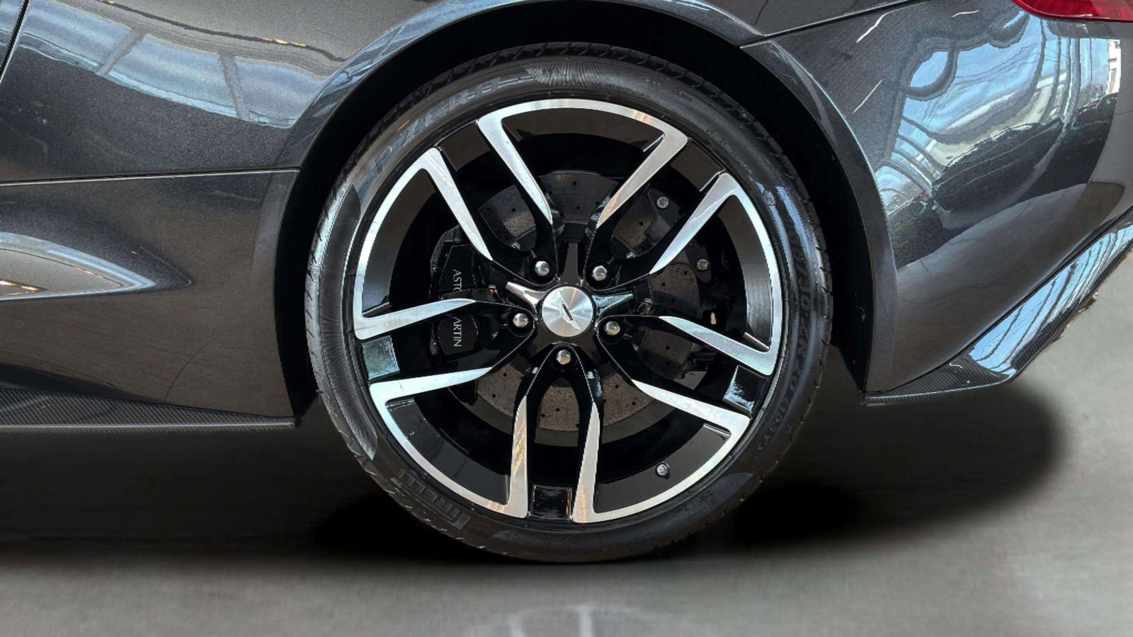 Used 2016 Aston Martin Vanquish Volante image 18