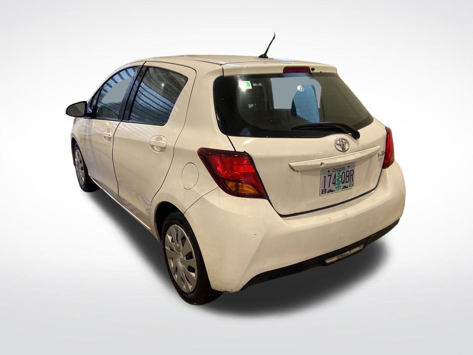 Used 2016 Toyota Yaris L image 6