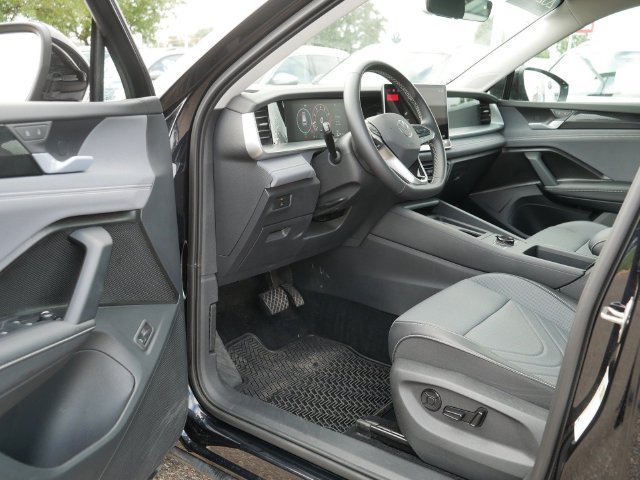Certified 2026 Volkswagen Tiguan SE AWD/4WD image 12