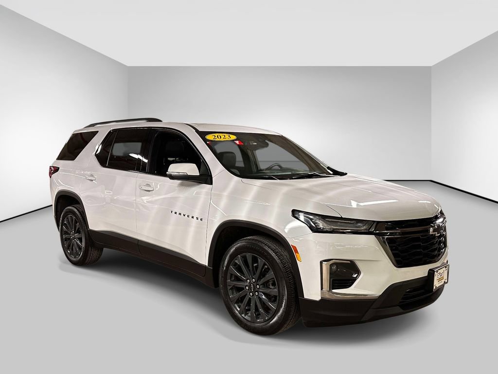 Used 2023 Chevrolet Traverse RS image 6