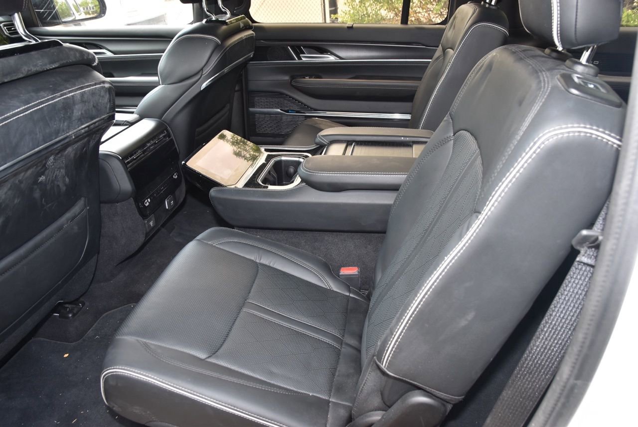 Used 2024 Jeep Grand Wagoneer Series II w/ Quick Order Packagew 28T image 12