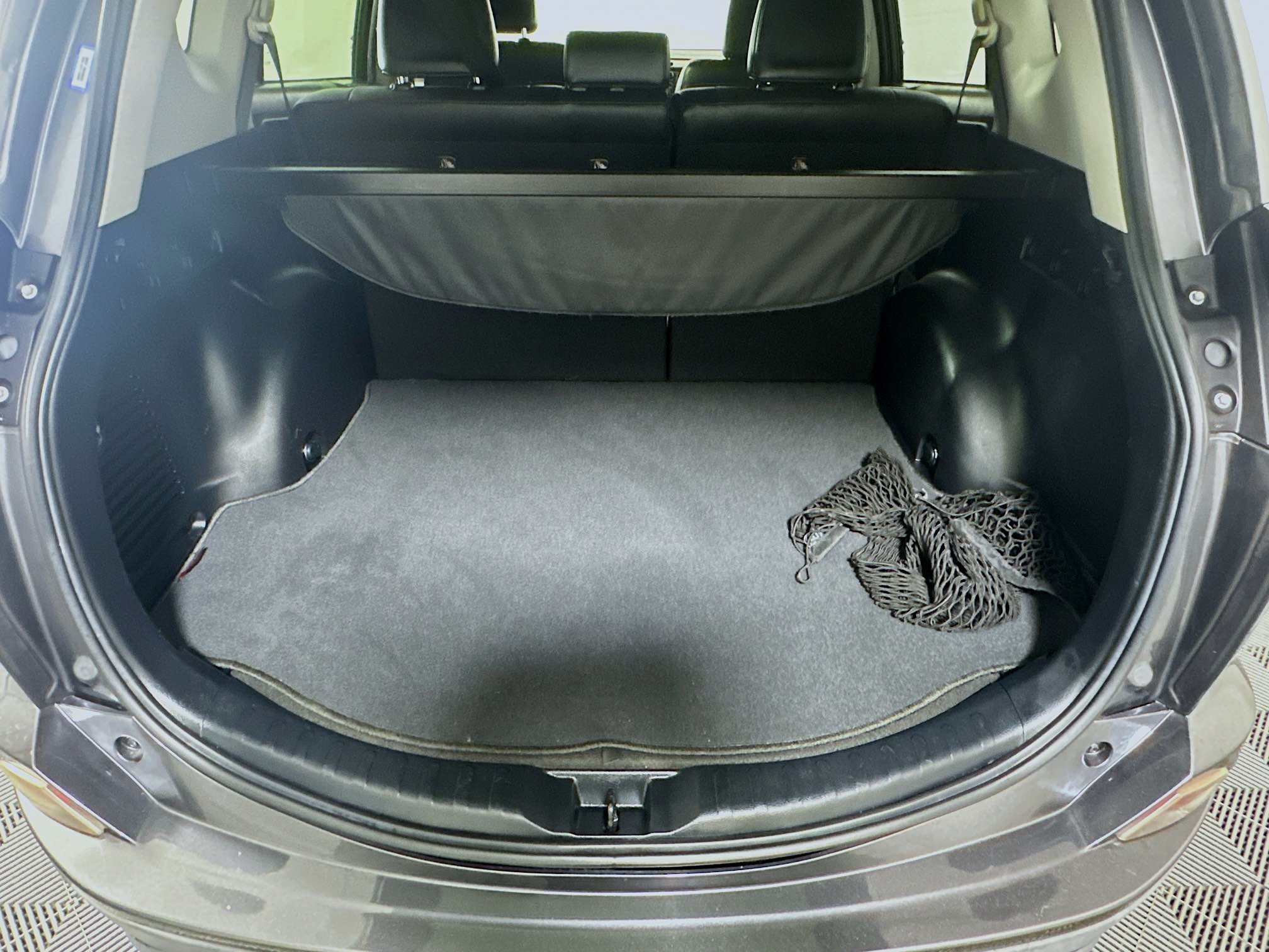 Used 2018 Toyota RAV4 Limited FWD image 30
