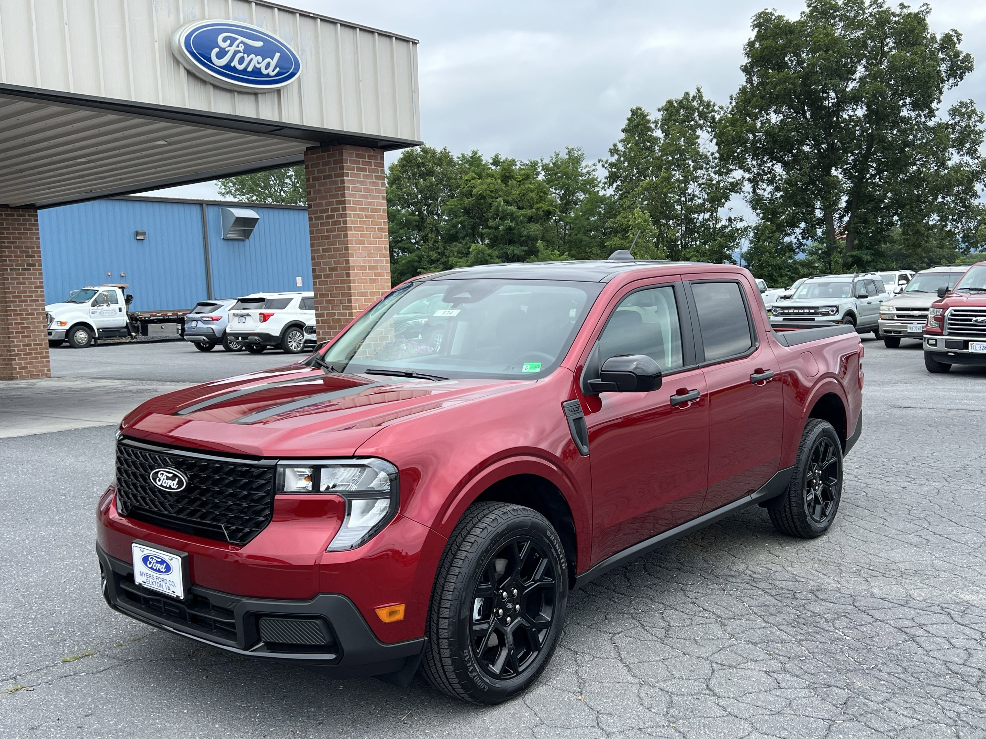 New 2025 Ford Maverick XLT w/ XLT Luxury Package image 2