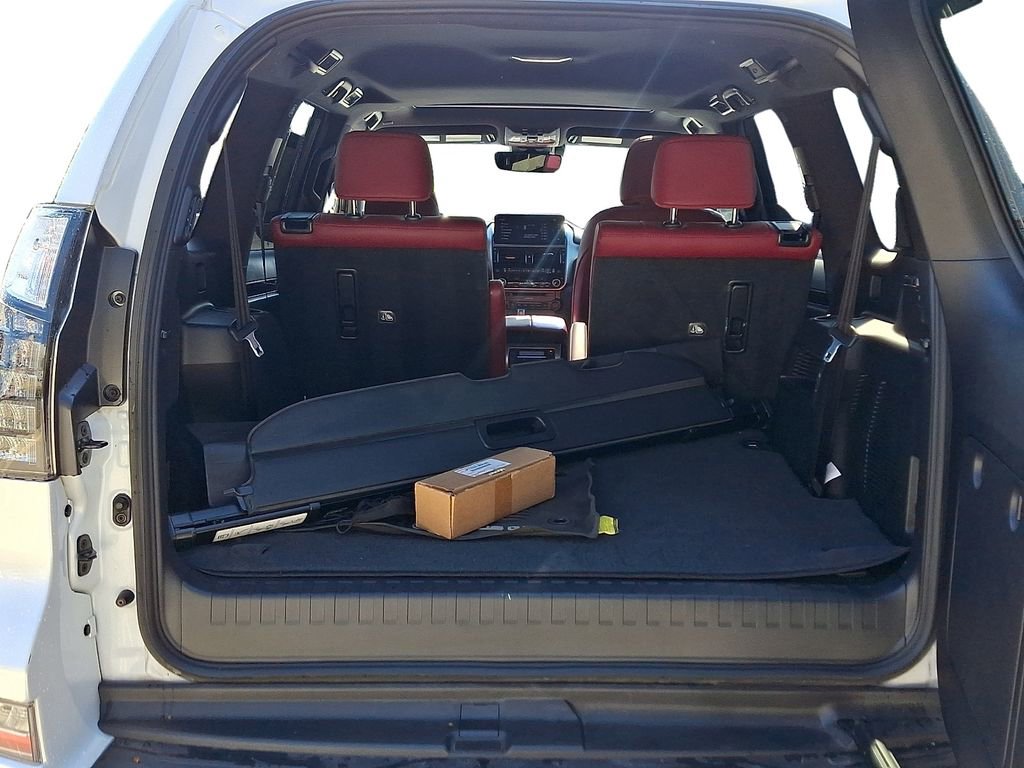 Used 2023 Lexus GX 460 Luxury w/ Sport Design Package AWD/4WD image 29
