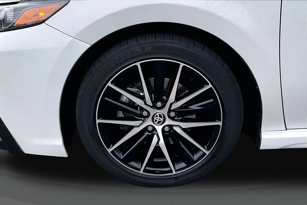 Used 2023 Toyota Camry SE image 31