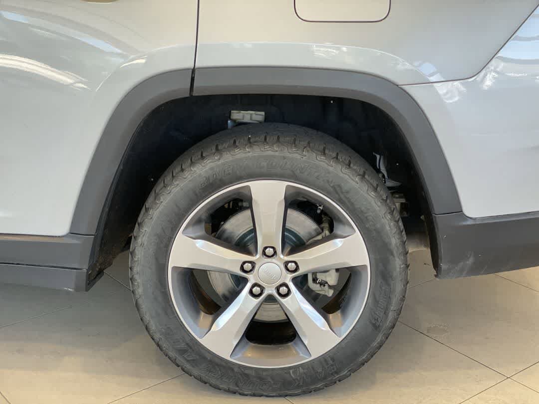 Used 2022 Jeep Grand Cherokee L Limited AWD/4WD image 13