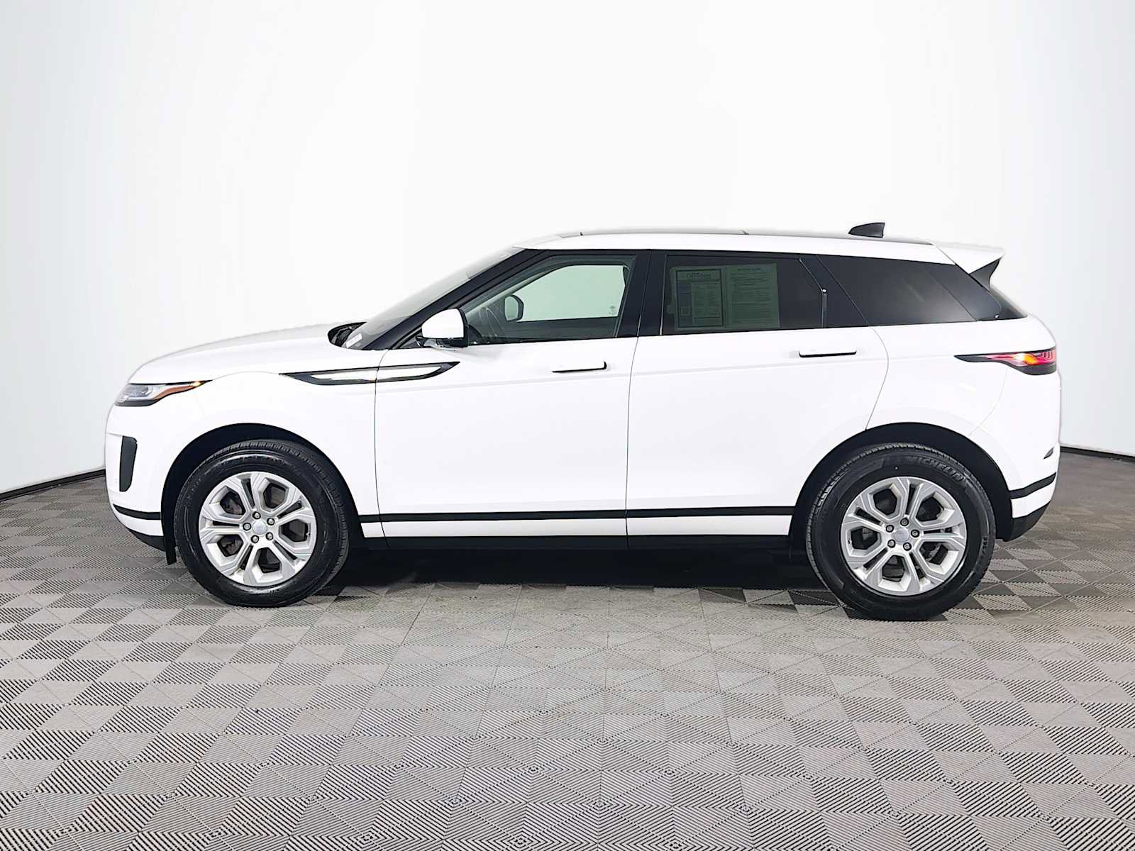 Used 2020 Land Rover Range Rover Evoque S image 8