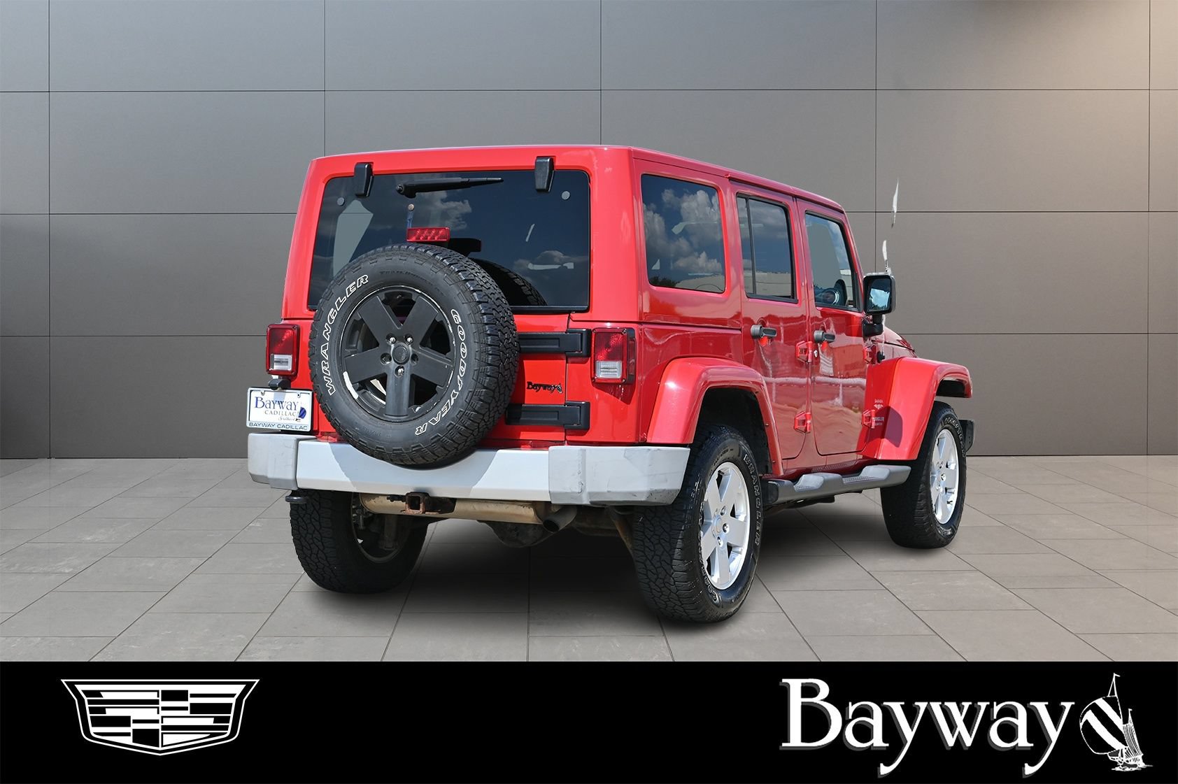 Used 2012 Jeep Wrangler Unlimited Sahara w/ Dual Top Group AWD/4WD image 6