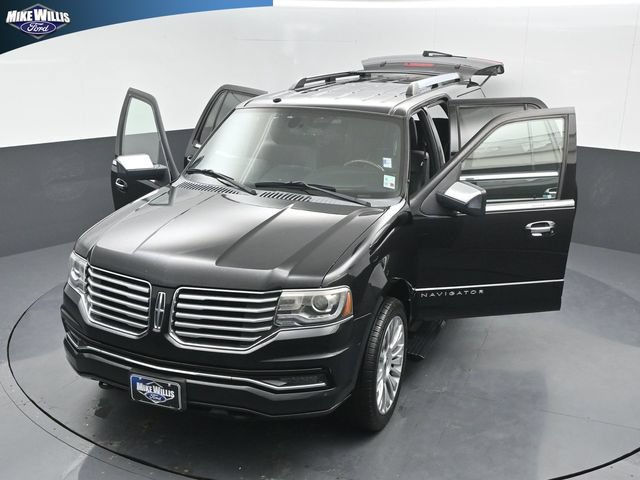 Used 2017 Lincoln Navigator L Reserve AWD/4WD image 26