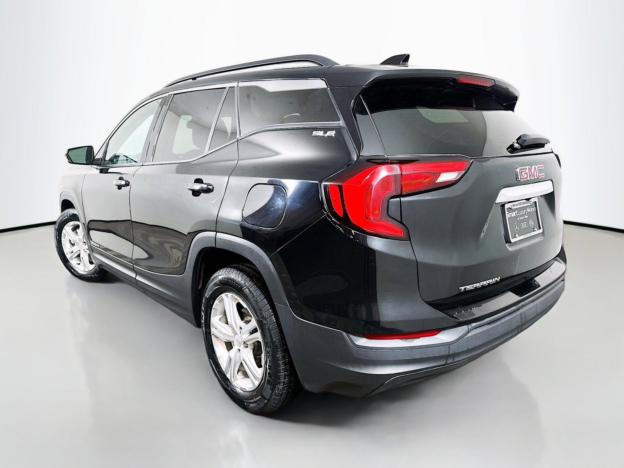 Used 2019 GMC Terrain SLE w/ Driver Convenience Package image 5