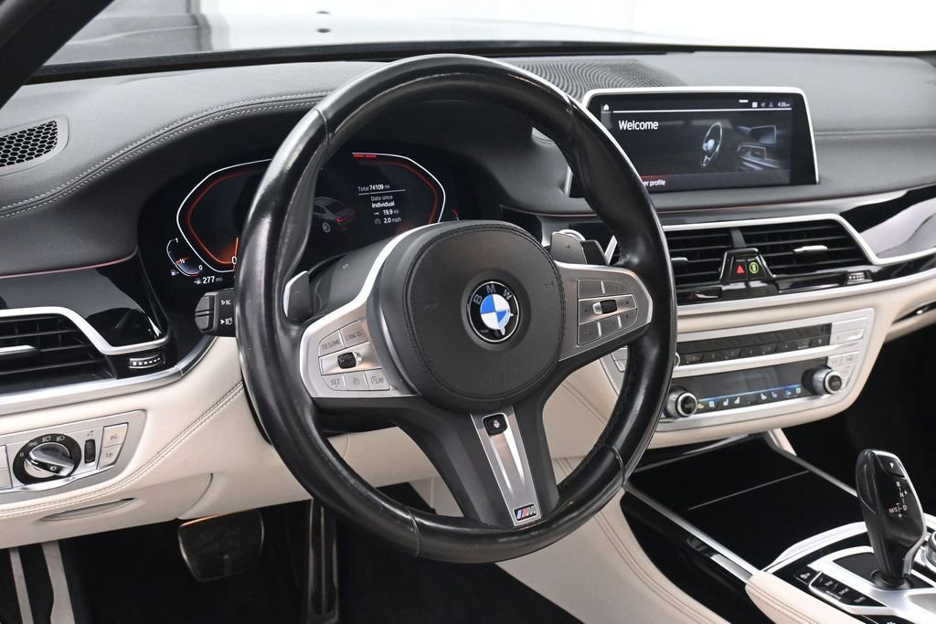 Used 2022 BMW 740i w/ M Sport Package RWD image 32