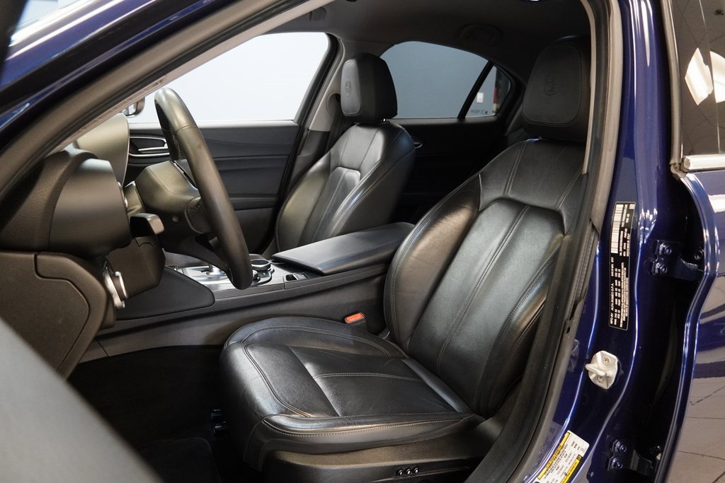 Used 2018 Alfa Romeo Giulia AWD image 3