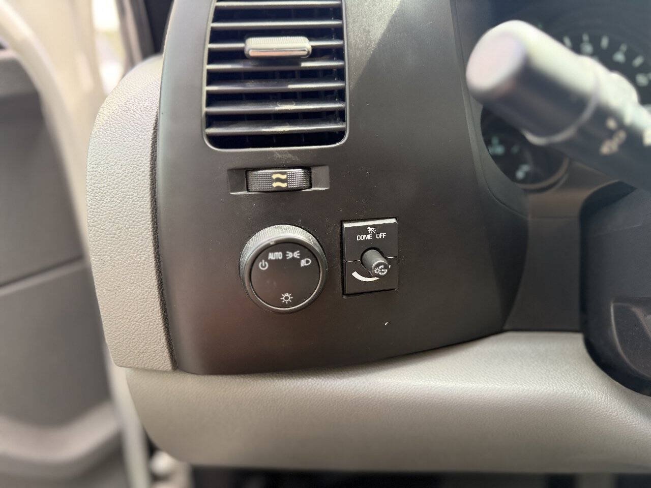 Used 2010 Chevrolet Silverado 1500 W/T RWD image 14