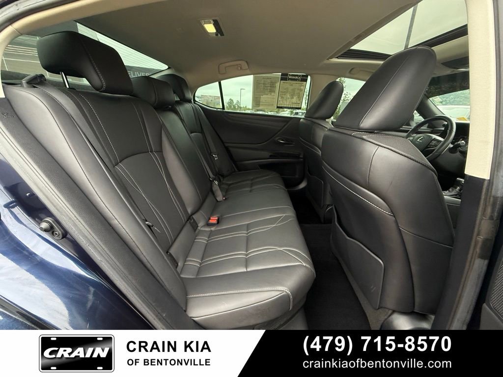 Used 2023 Lexus ES 300h w/ Accessory Package (Z2) FWD image 30
