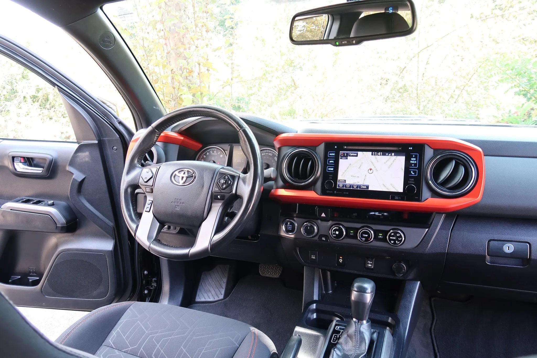 Used 2017 Toyota Tacoma TRD Sport w/ Tow Package (A/T) AWD/4WD image 31