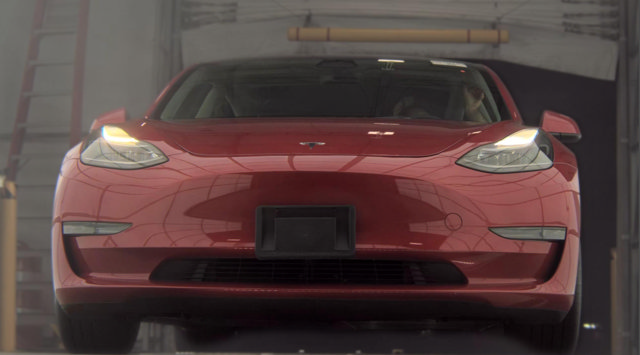 Used 2023 Tesla Model 3 Standard Range RWD image 2