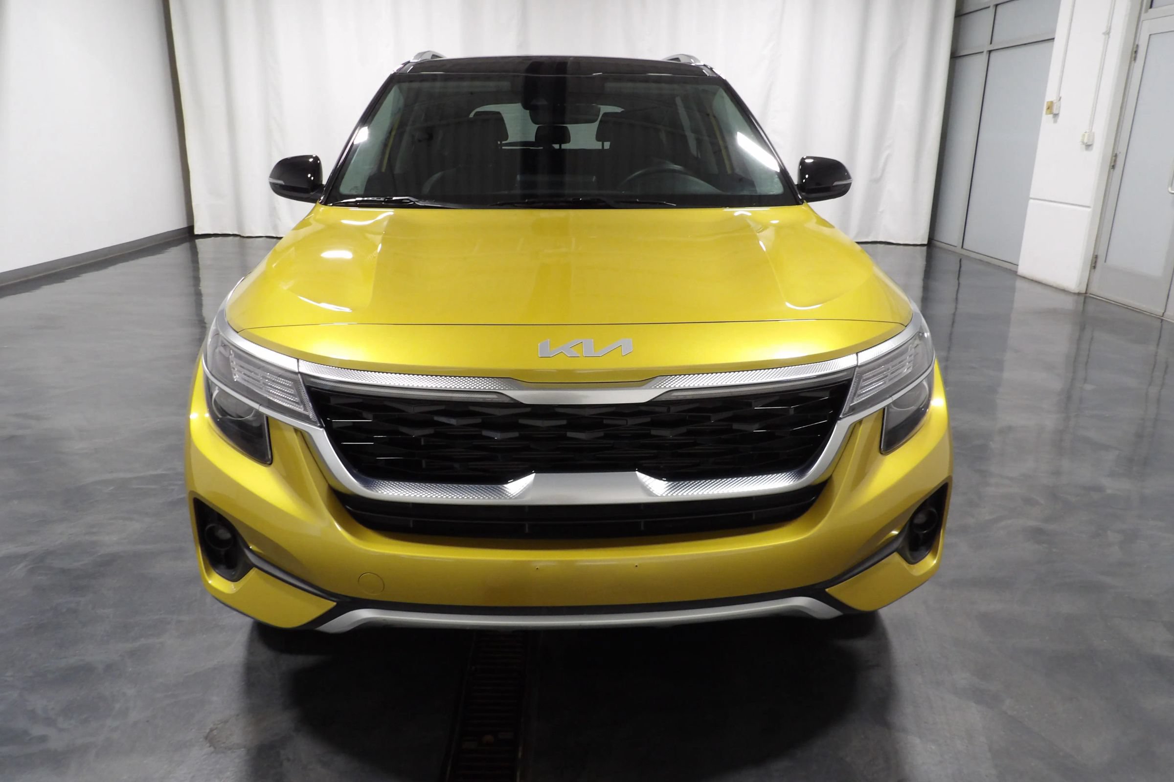 Used 2023 Kia Seltos S AWD/4WD image 3
