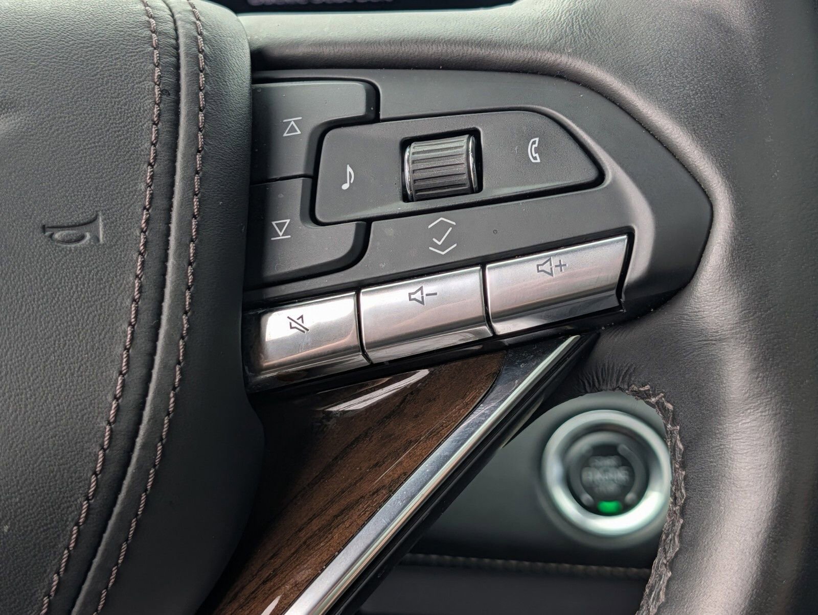 Certified 2024 Cadillac Escalade Sport Platinum w/ LPO, ONYX Package image 46