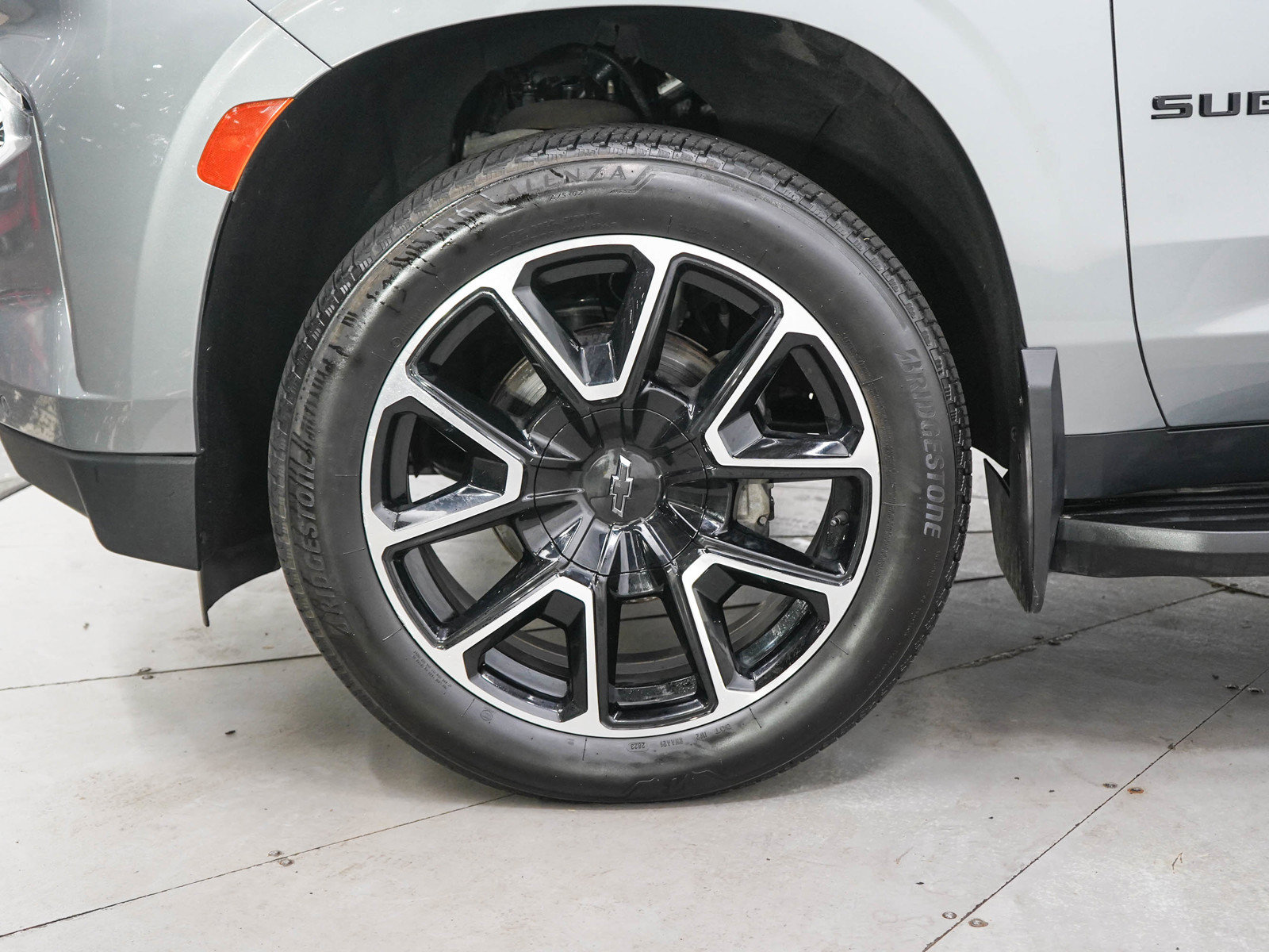 Used 2023 Chevrolet Suburban RST w/ Luxury Package AWD/4WD image 32