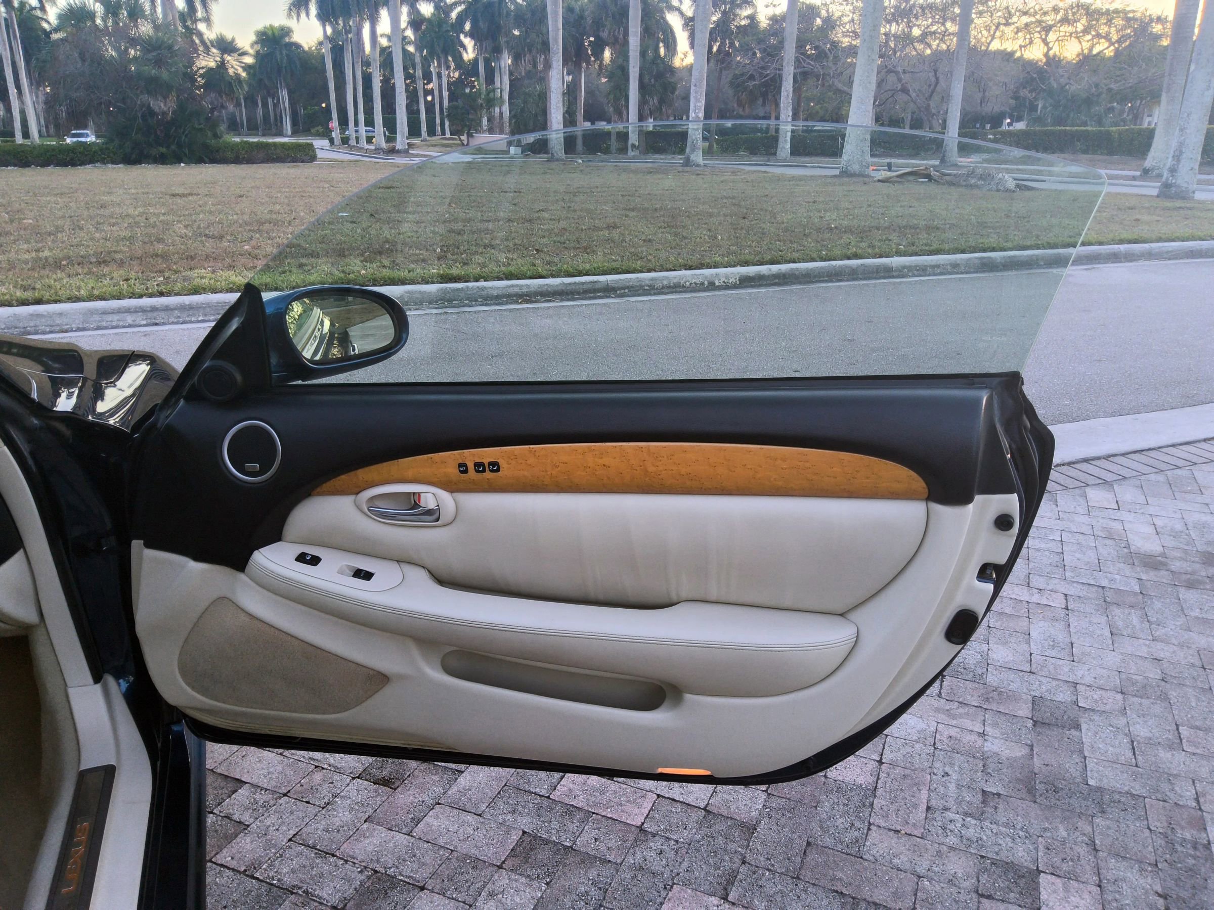 Used 2004 Lexus SC 430 Convertible image 42