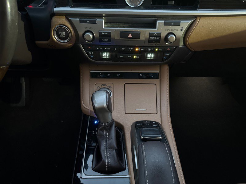 Used 2018 Lexus ES 350 w/ Navigation System Package image 27