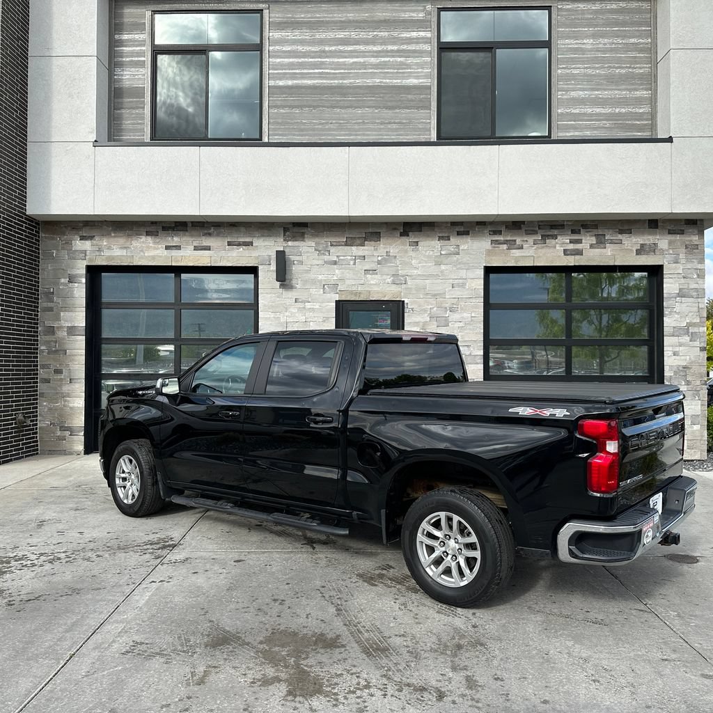 Used 2022 Chevrolet Silverado 1500 LT AWD/4WD image 5