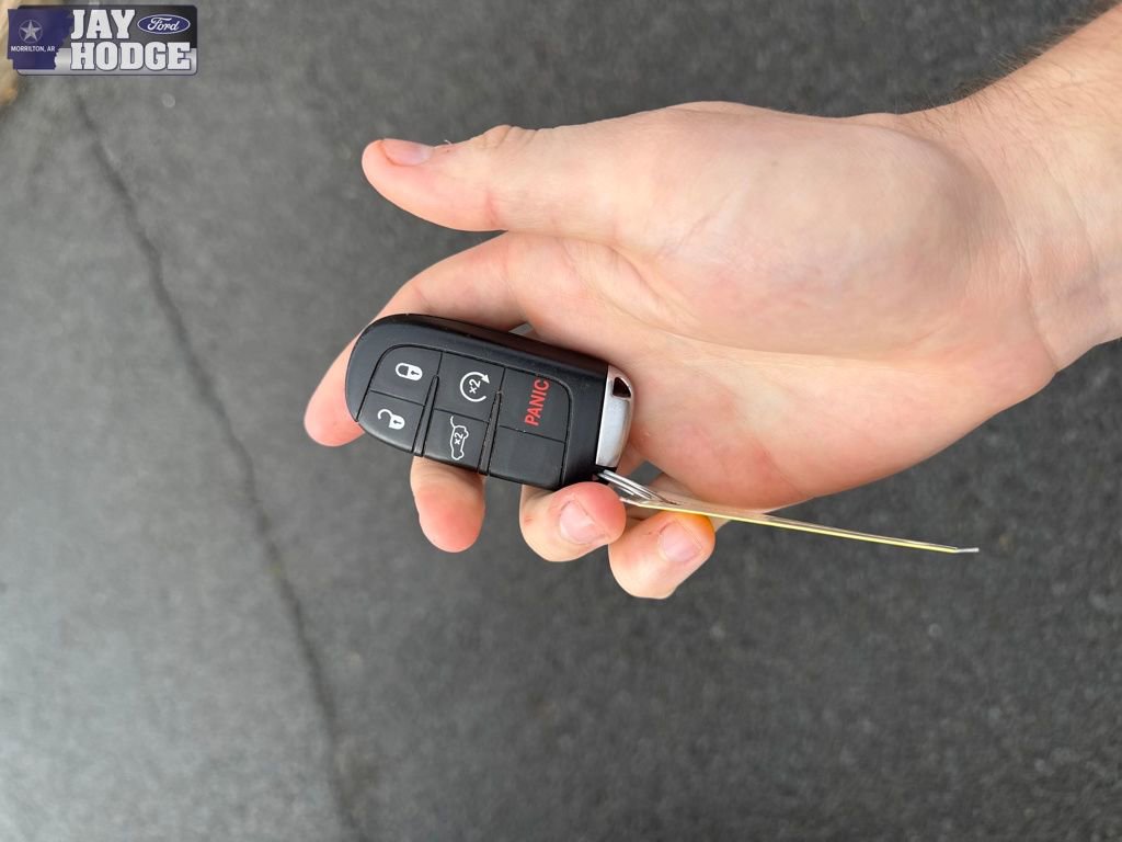 Used 2021 Jeep Grand Cherokee Laredo w/ Security & Convenience Group image 33