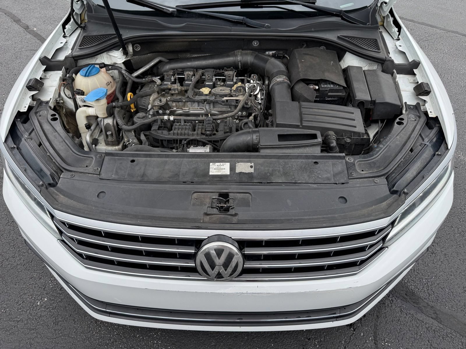 Used 2017 Volkswagen Passat 1.8T SE FWD image 36