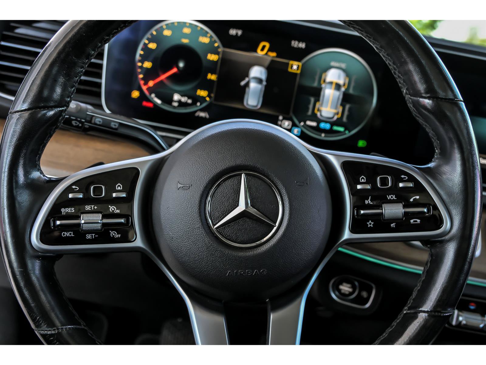 Used 2020 Mercedes-Benz GLE 580 4MATIC w/ Energizing Package Plus image 17