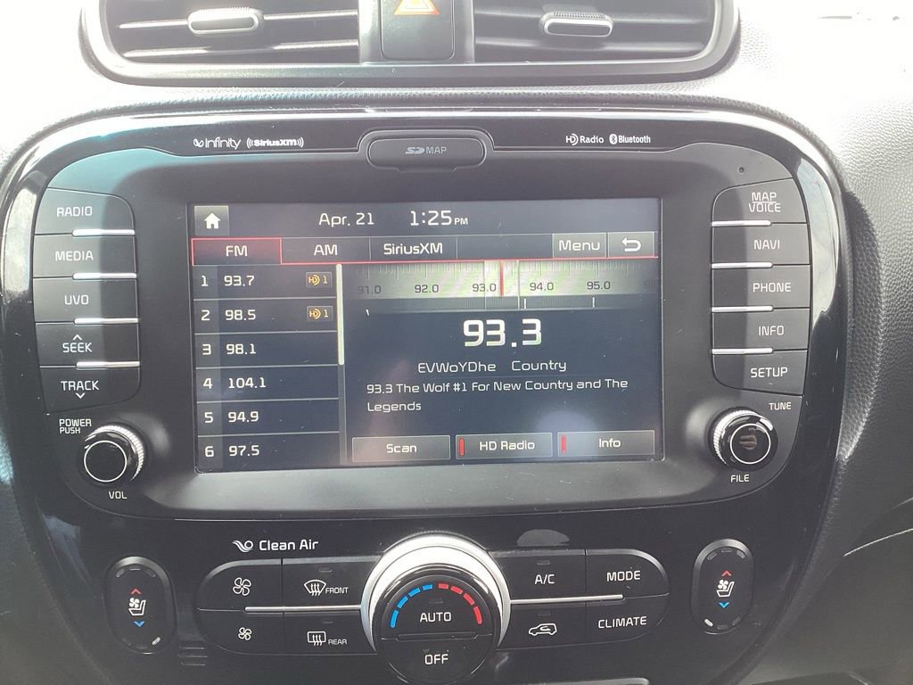 Used 2015 Kia Soul + w/ Primo Package FWD image 21