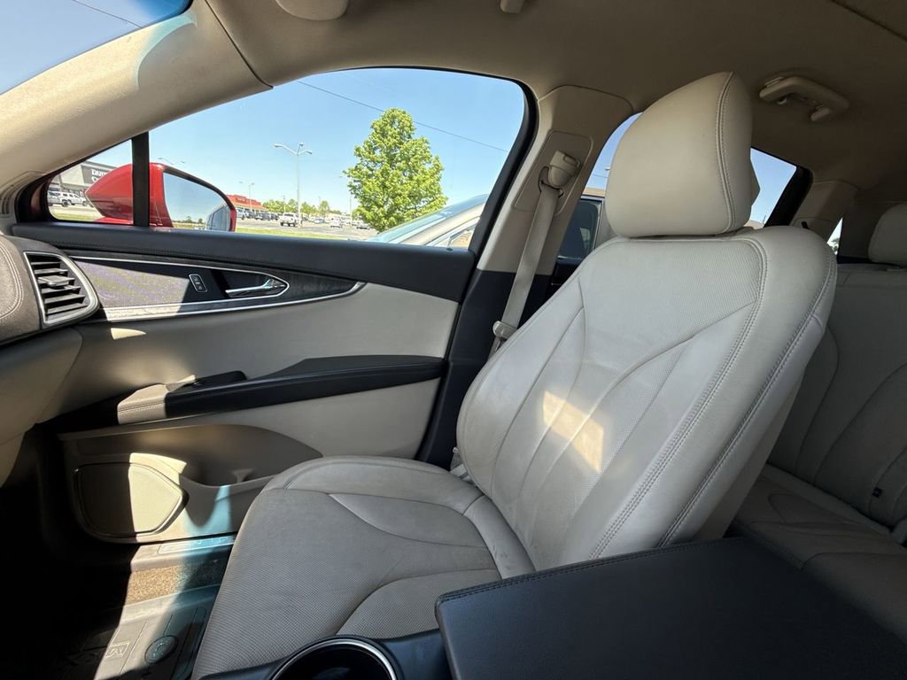 Used 2016 Lincoln MKX Reserve FWD image 32
