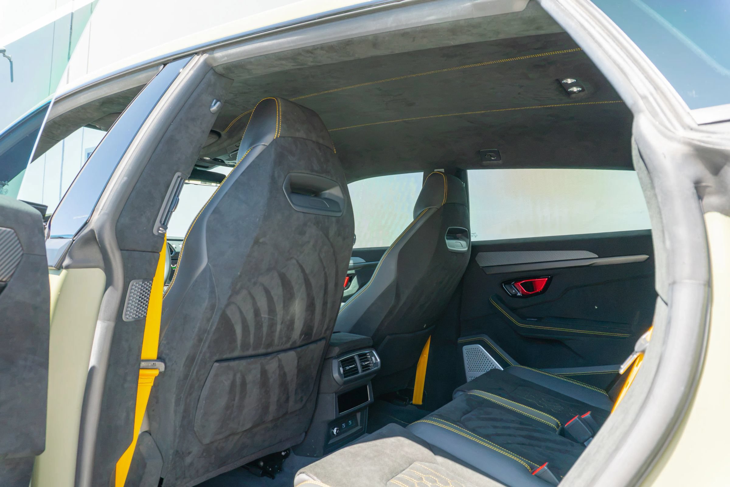 Used 2024 Lamborghini Urus Performante AWD/4WD image 48
