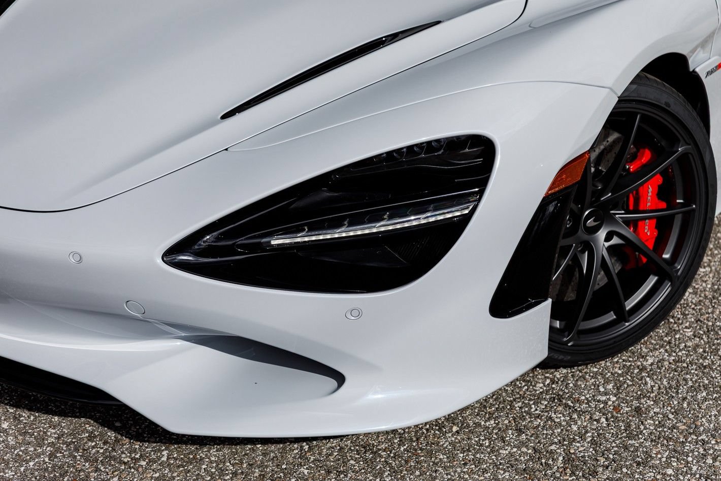 Used 2026 McLaren 750S Spider RWD image 13