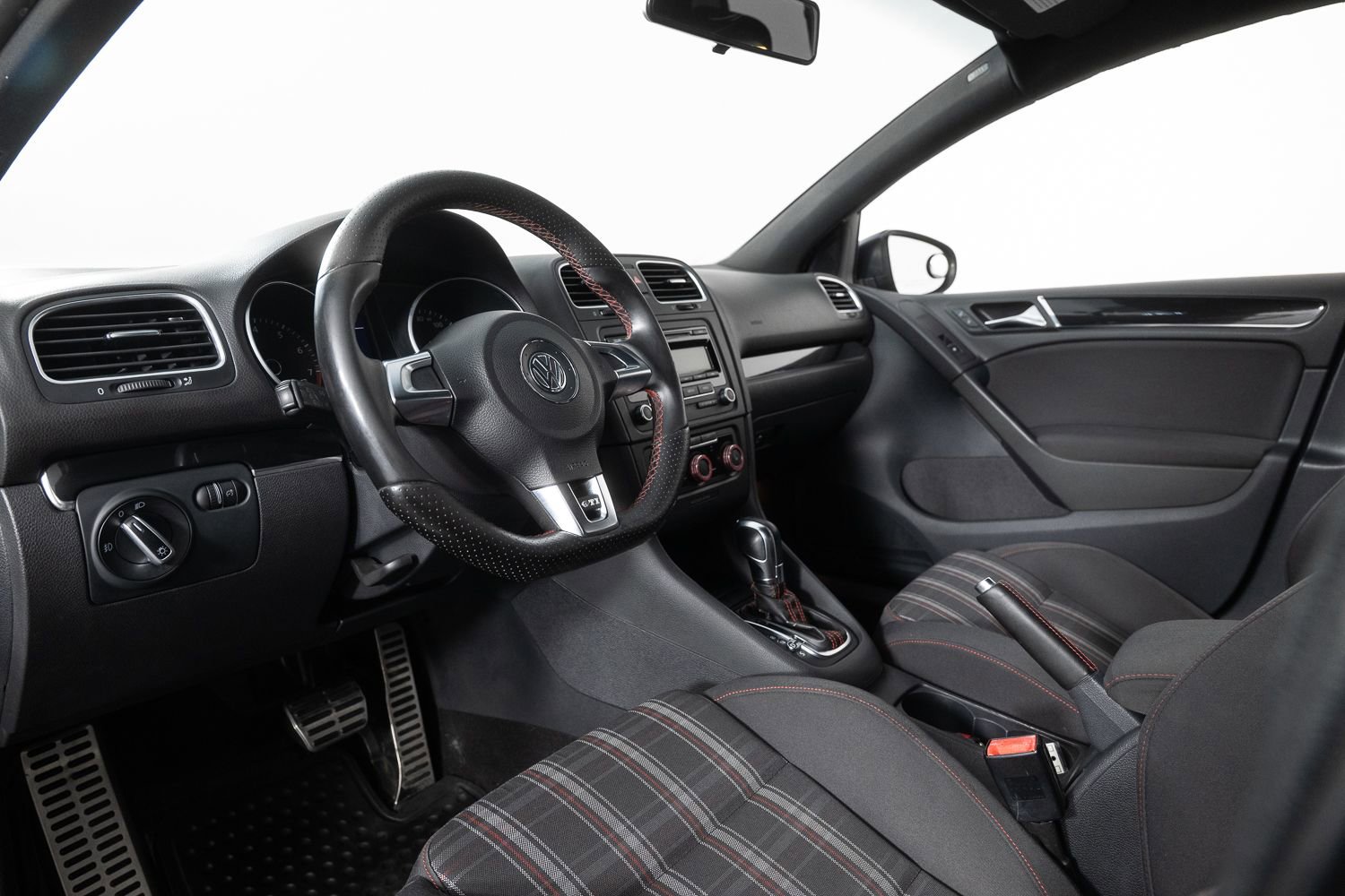 Used 2013 Volkswagen Golf 4-Door image 12