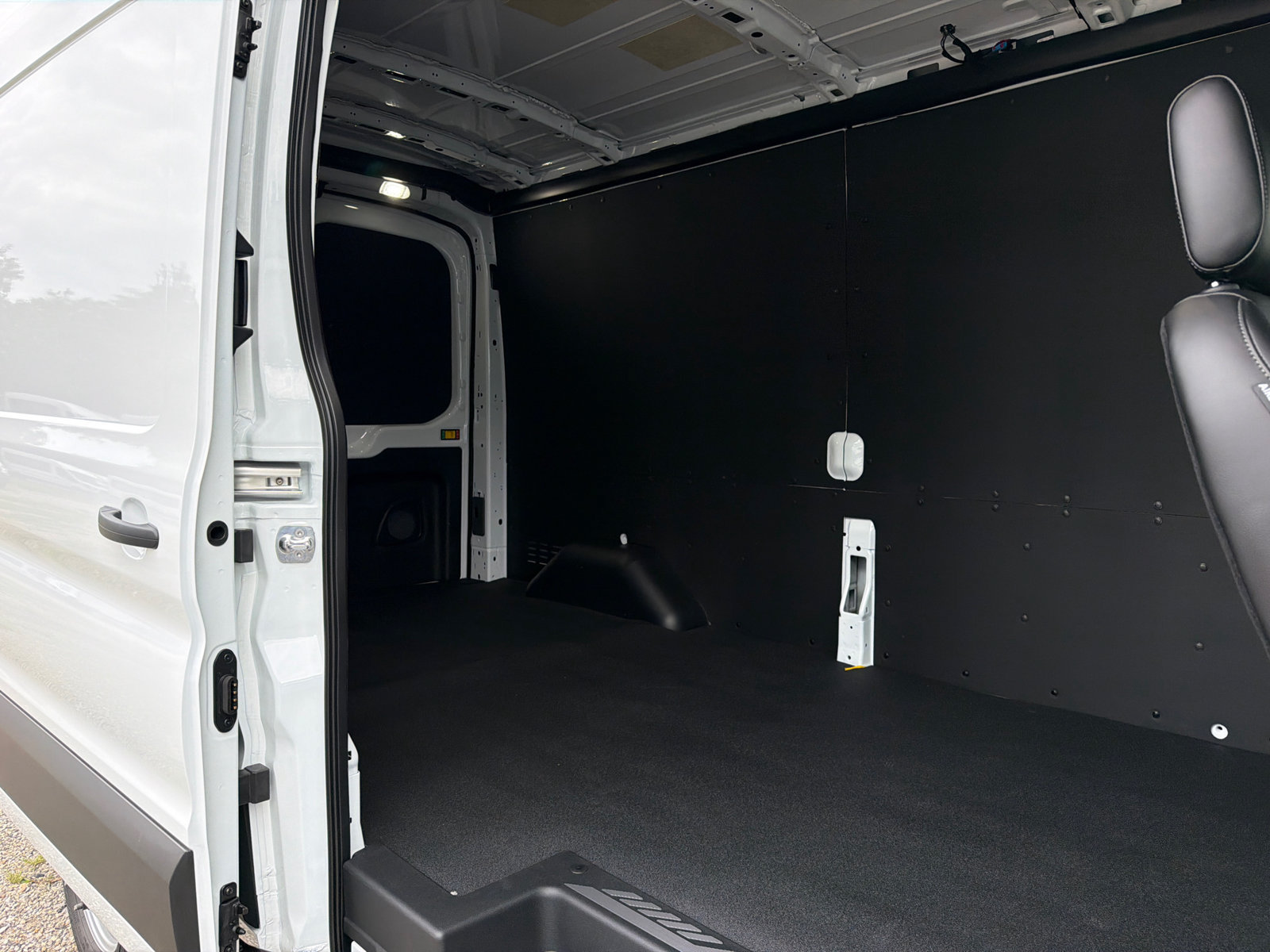 New 2026 Ford Transit 350 148 Medium Roof AWD w/ Load Area Protection Package image 10